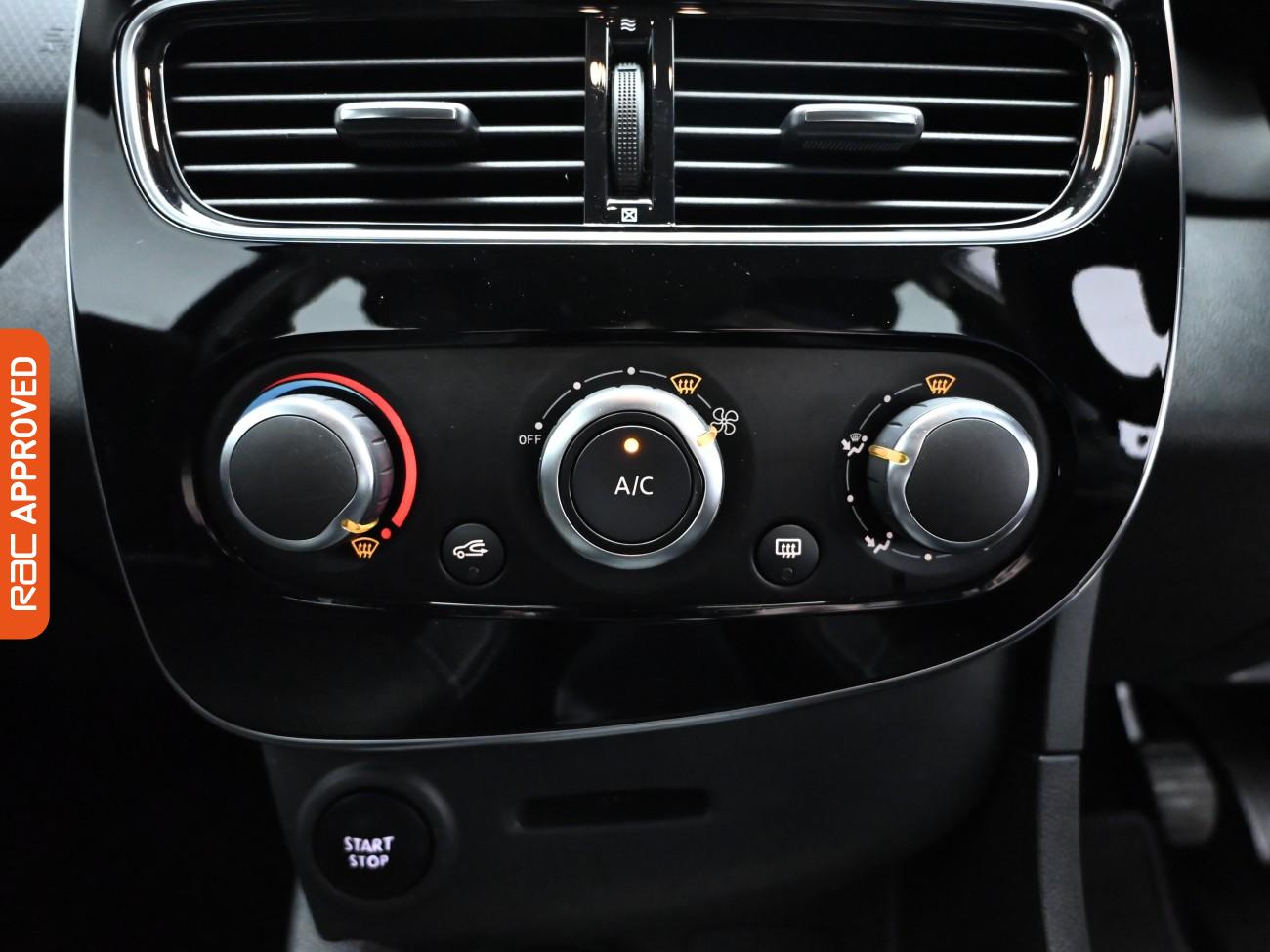 Used Renault Clio 2018 for sale - 76170300: Photo 17