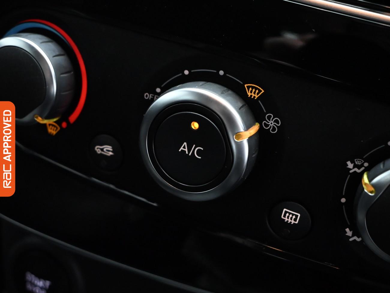 Used Renault Clio 2018 for sale - 76170300: Photo 18