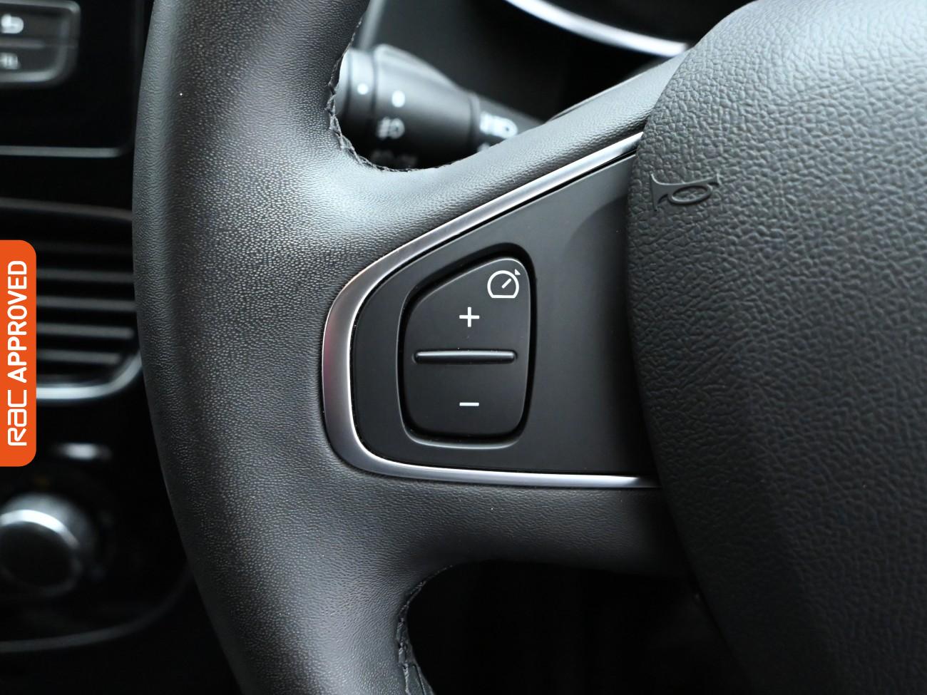Used Renault Clio 2018 for sale - 76170300: Photo 22