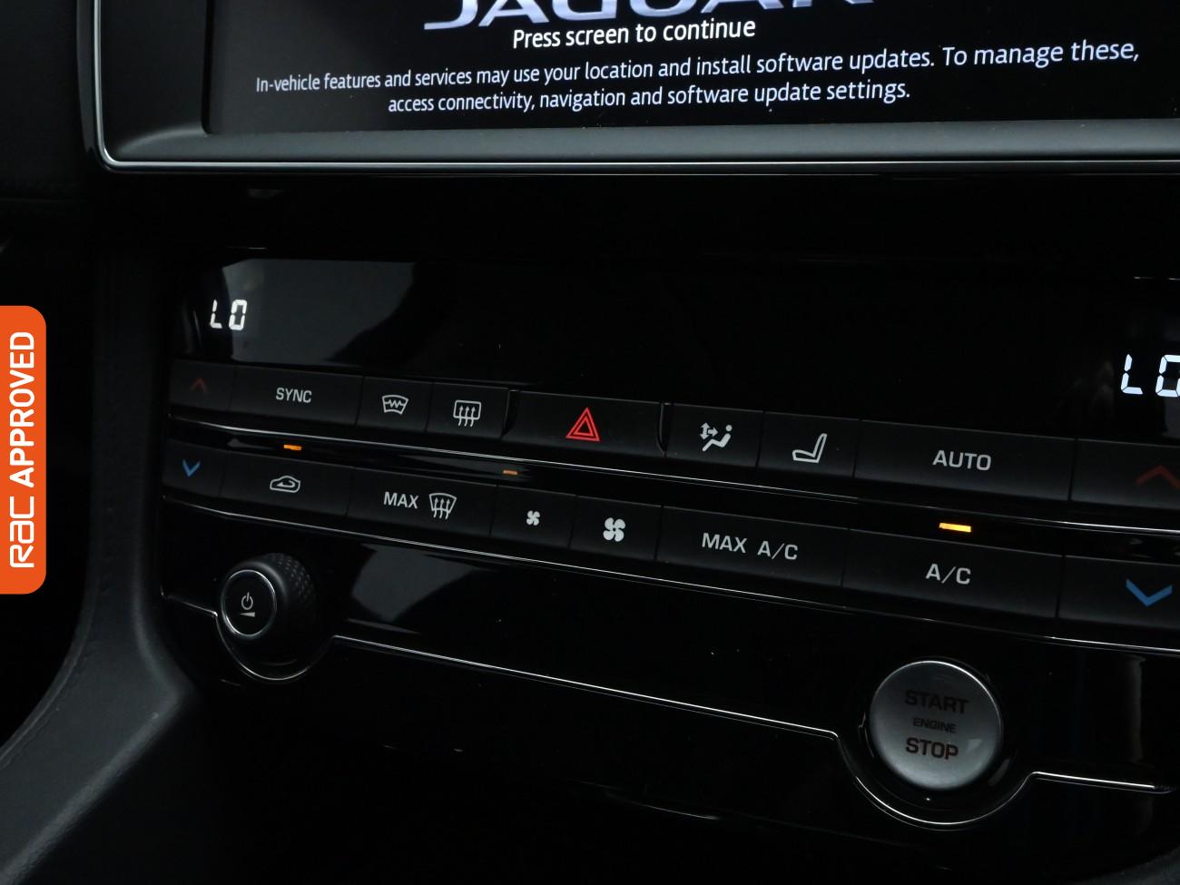 Used Jaguar F-Pace 2018 for sale - 76164737: Photo 15