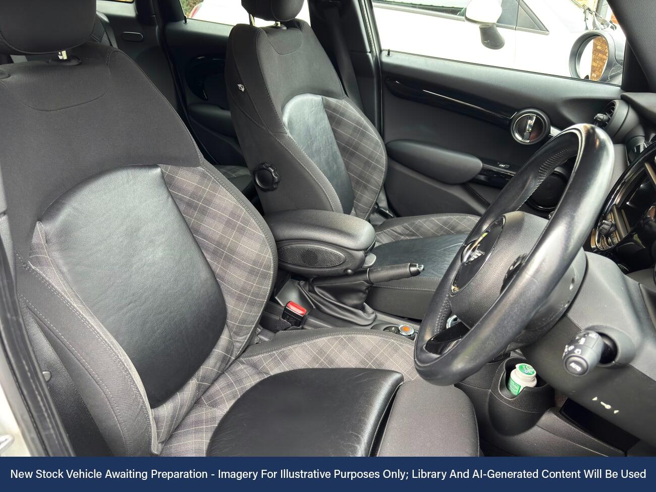 Used MINI Hatch 2015 for sale - 76641890: Photo 3