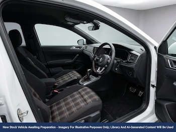 Used Volkswagen Polo 2017 for sale - 77037484: Photo