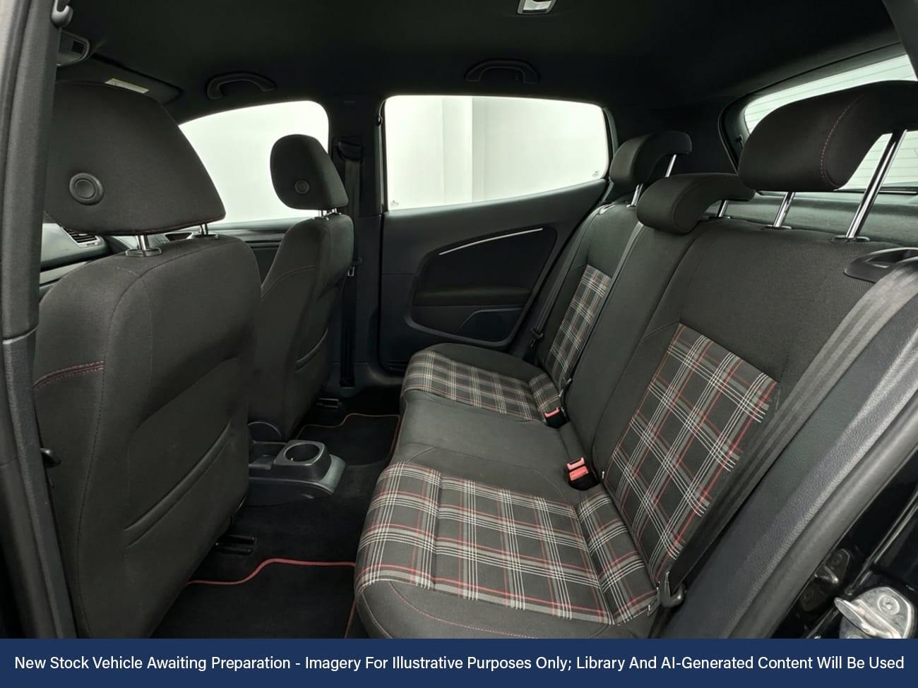 Used Volkswagen Polo 2017 for sale - 77037484: Photo 4