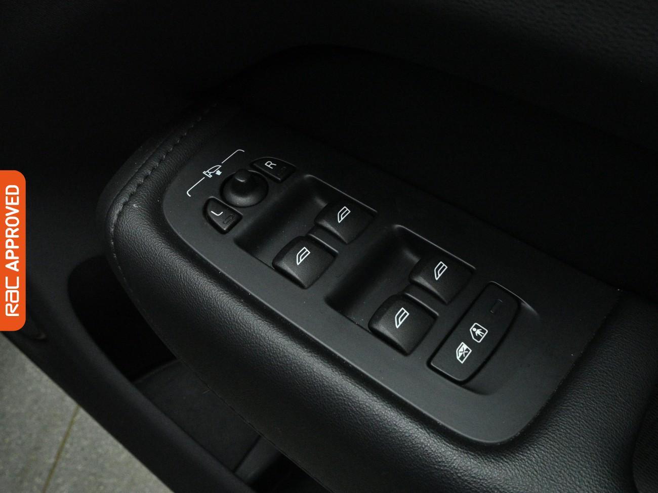 Used Volvo XC60 2023 for sale - 77872661: Photo 28