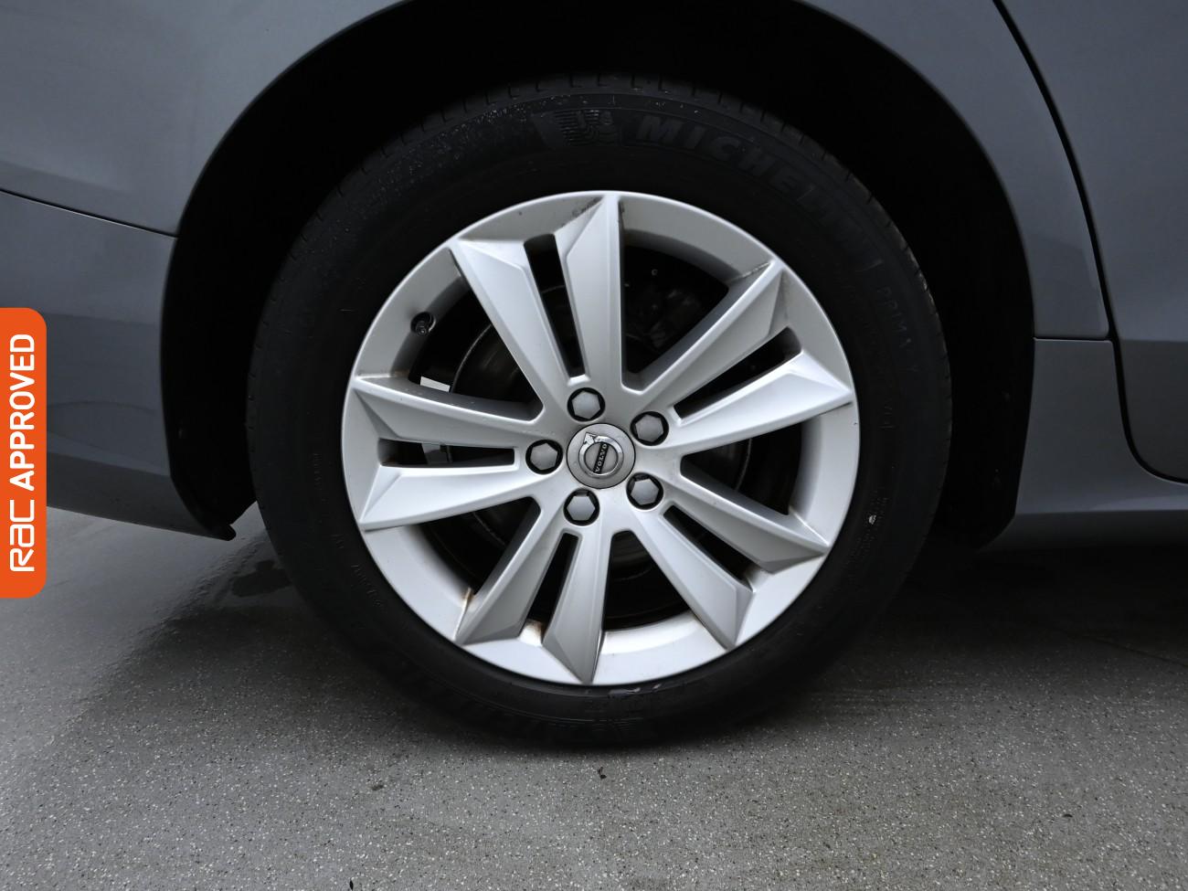 Used Volvo V60 2019 for sale - 76649092: Photo 14