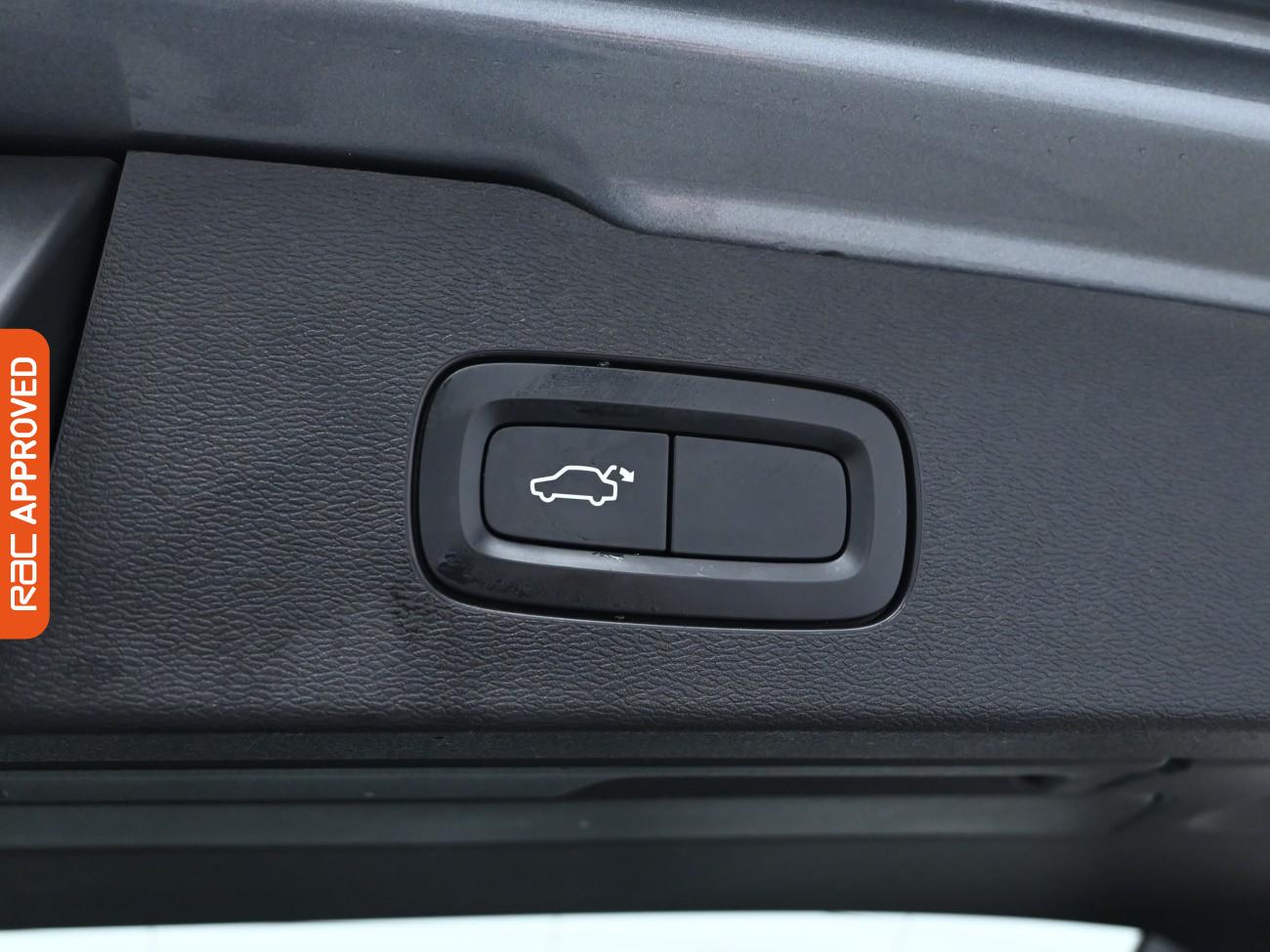 Used Volvo V60 2019 for sale - 76649092: Photo 28