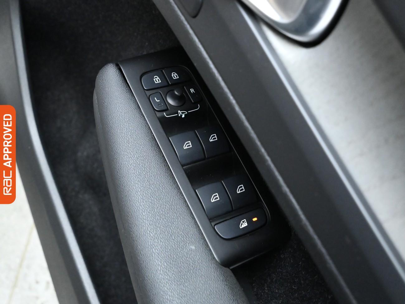 Used Volvo XC40 2021 for sale - 77187496: Photo 24