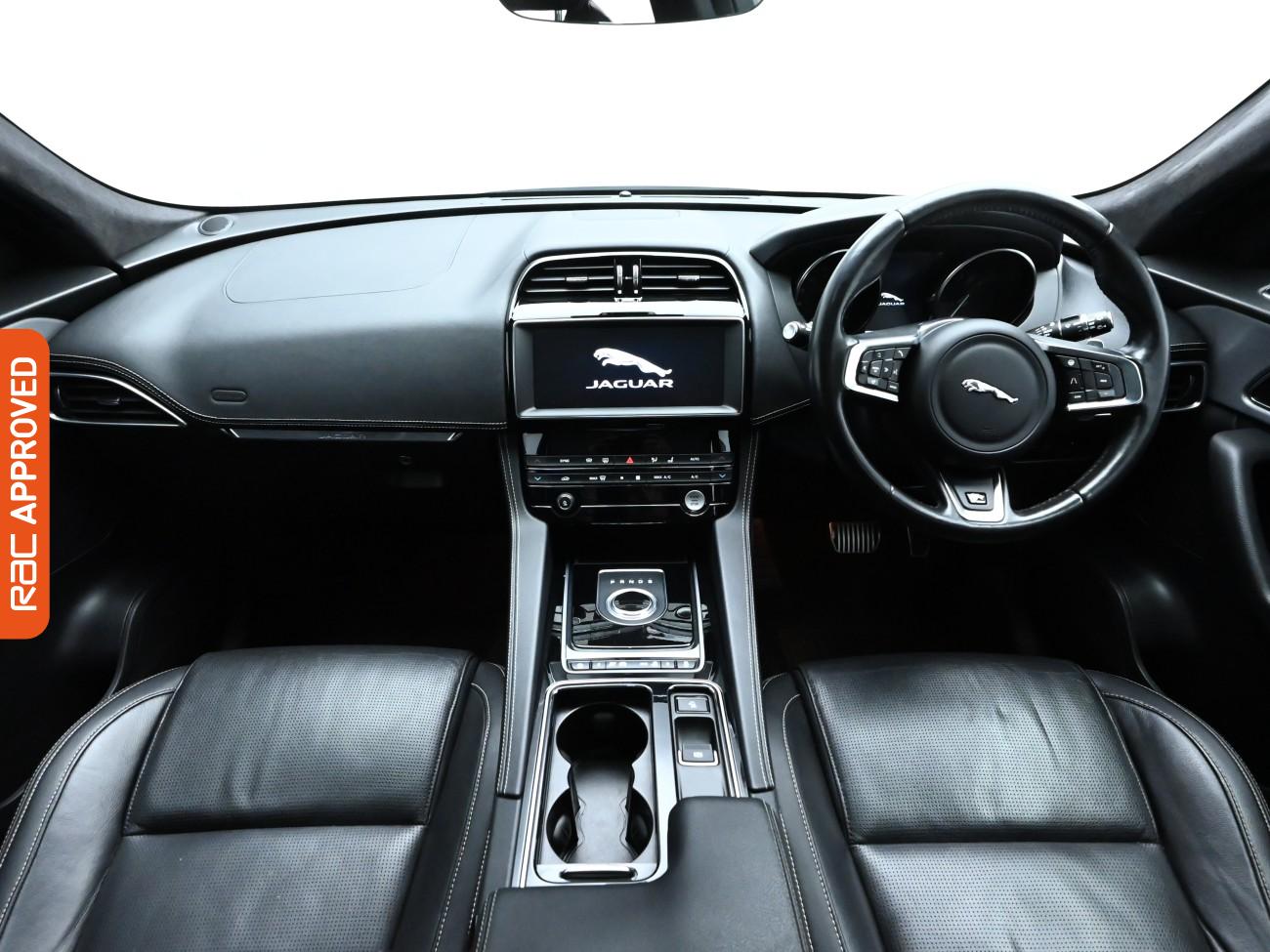 Used Jaguar F-Pace 2018 for sale - 77557415: Photo 2