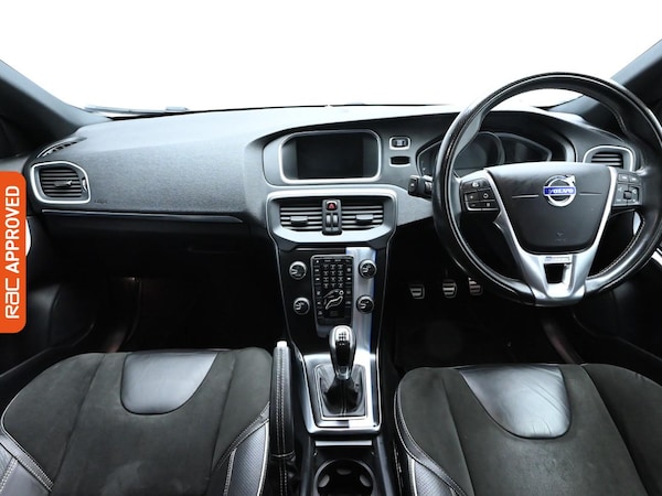 Used Volvo V40 2016 for sale - 75582680: Photo 2