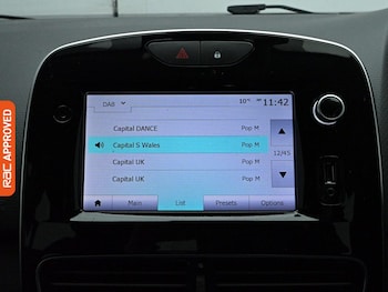 Used Renault Clio 2018 for sale - 78139200: Photo