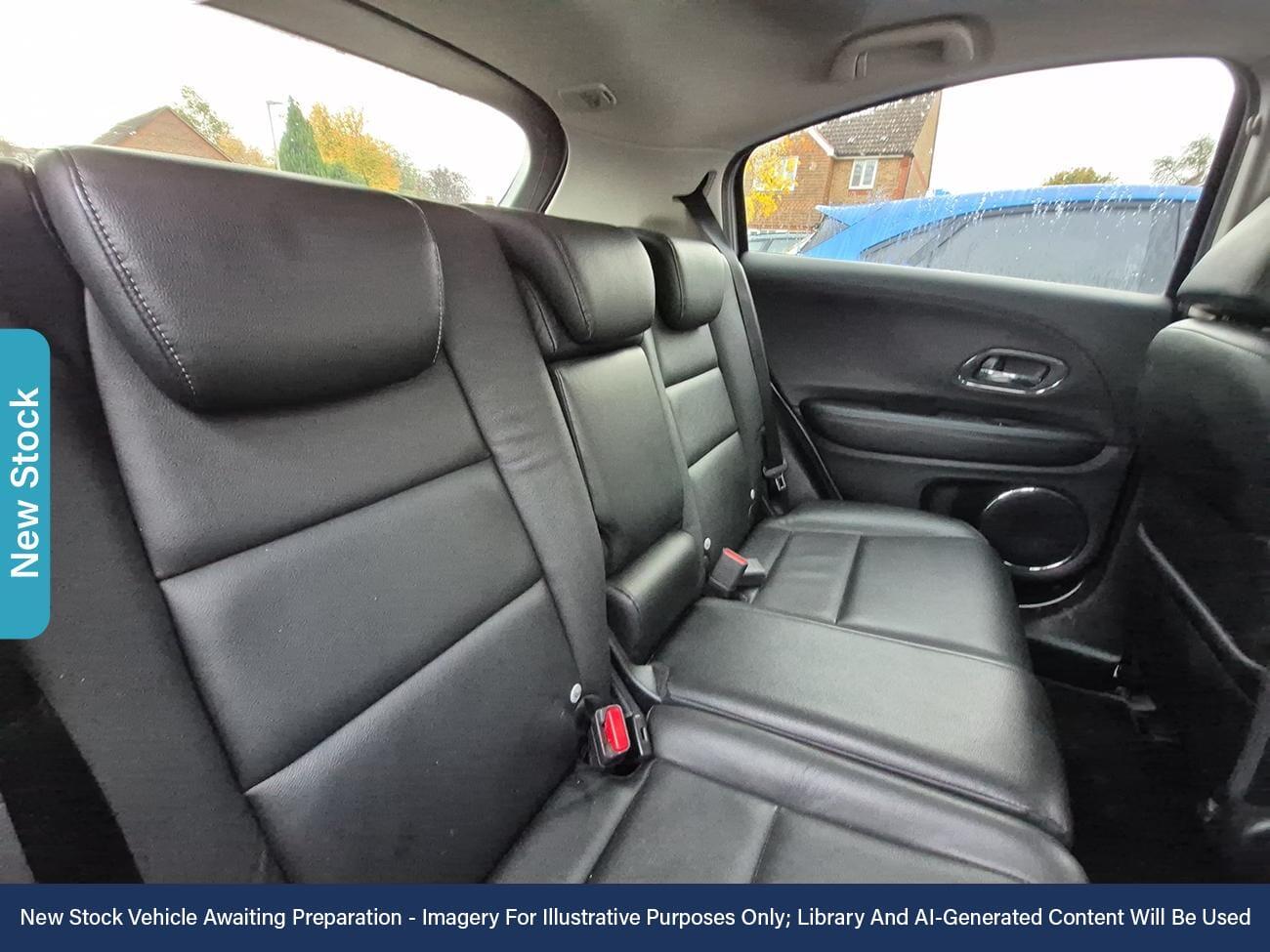 Used Honda HR-V 2017 for sale - 76391074: Photo 4