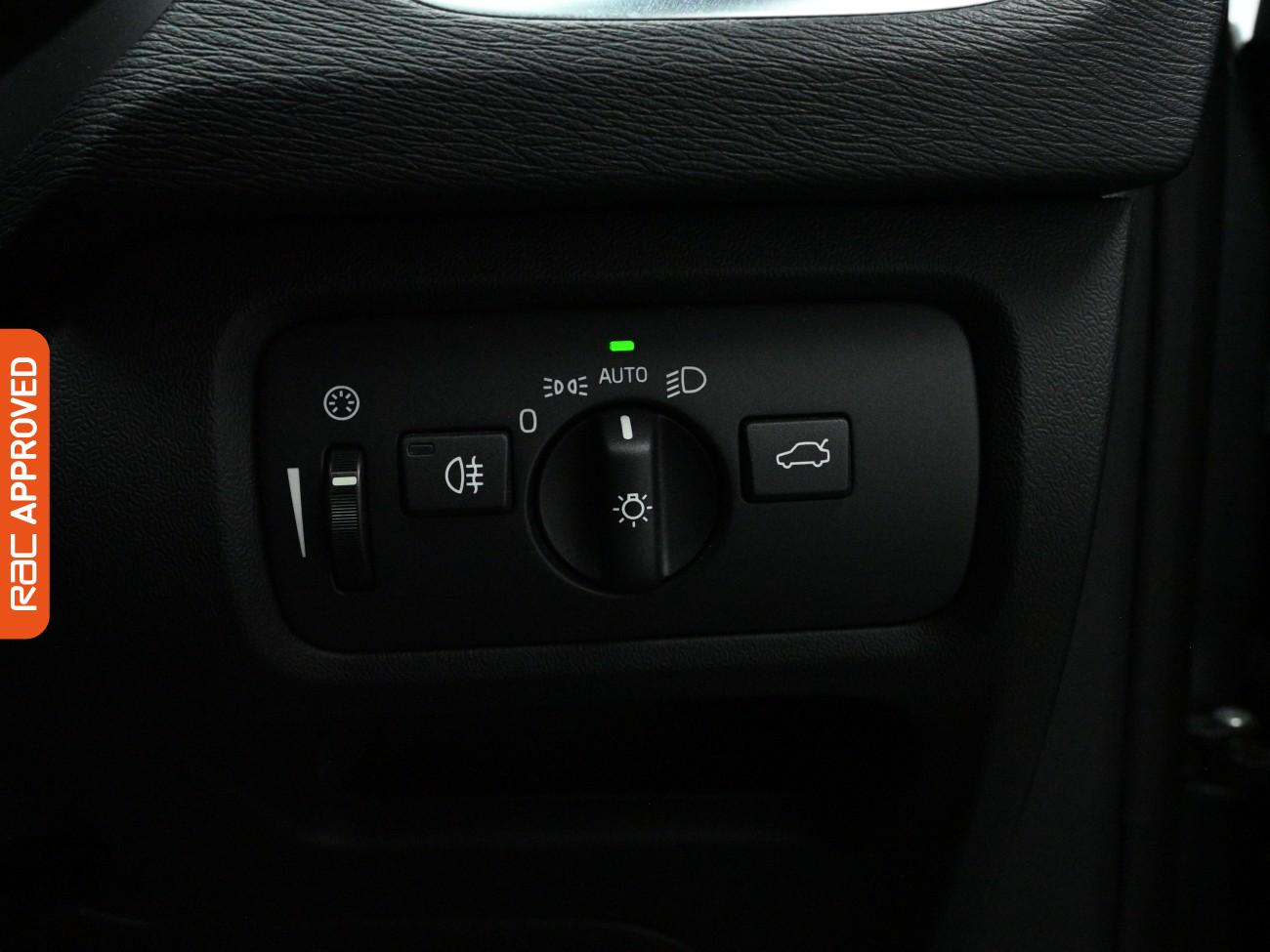 Used Volvo V40 2019 for sale - 77692289: Photo 22