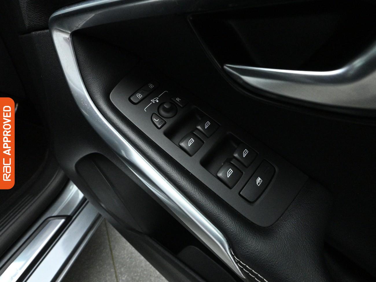 Used Volvo V40 2019 for sale - 77692289: Photo 26