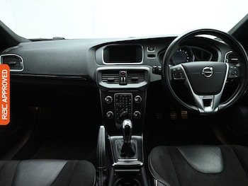 Used Volvo V40 2019 for sale - 77692289: Photo