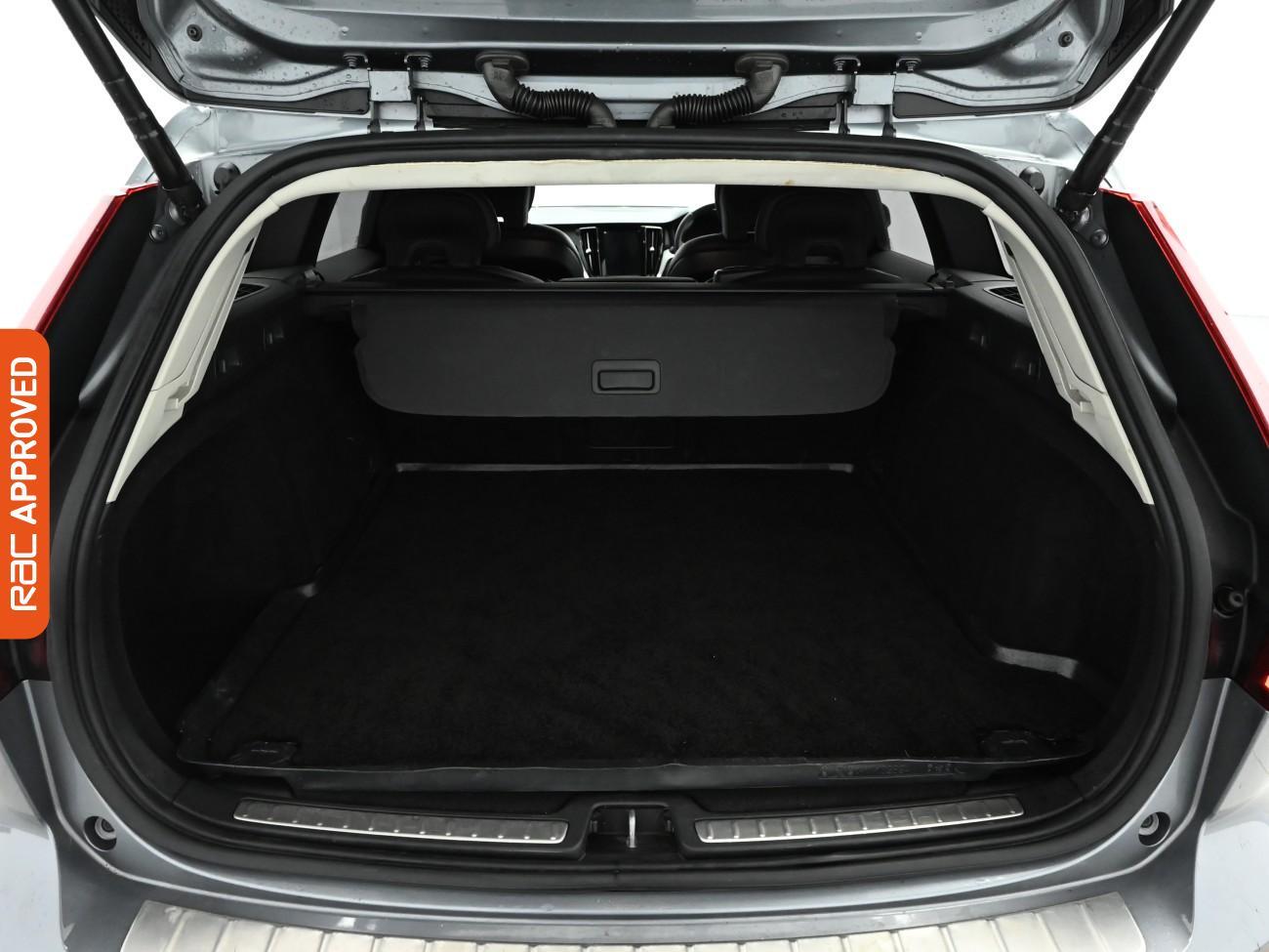 Used Volvo V60 2019 for sale - 77506761: Photo 26