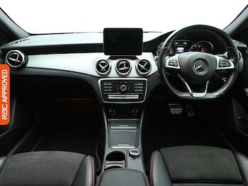 Used Mercedes-Benz GLA 2019 for sale - 77604187: Photo