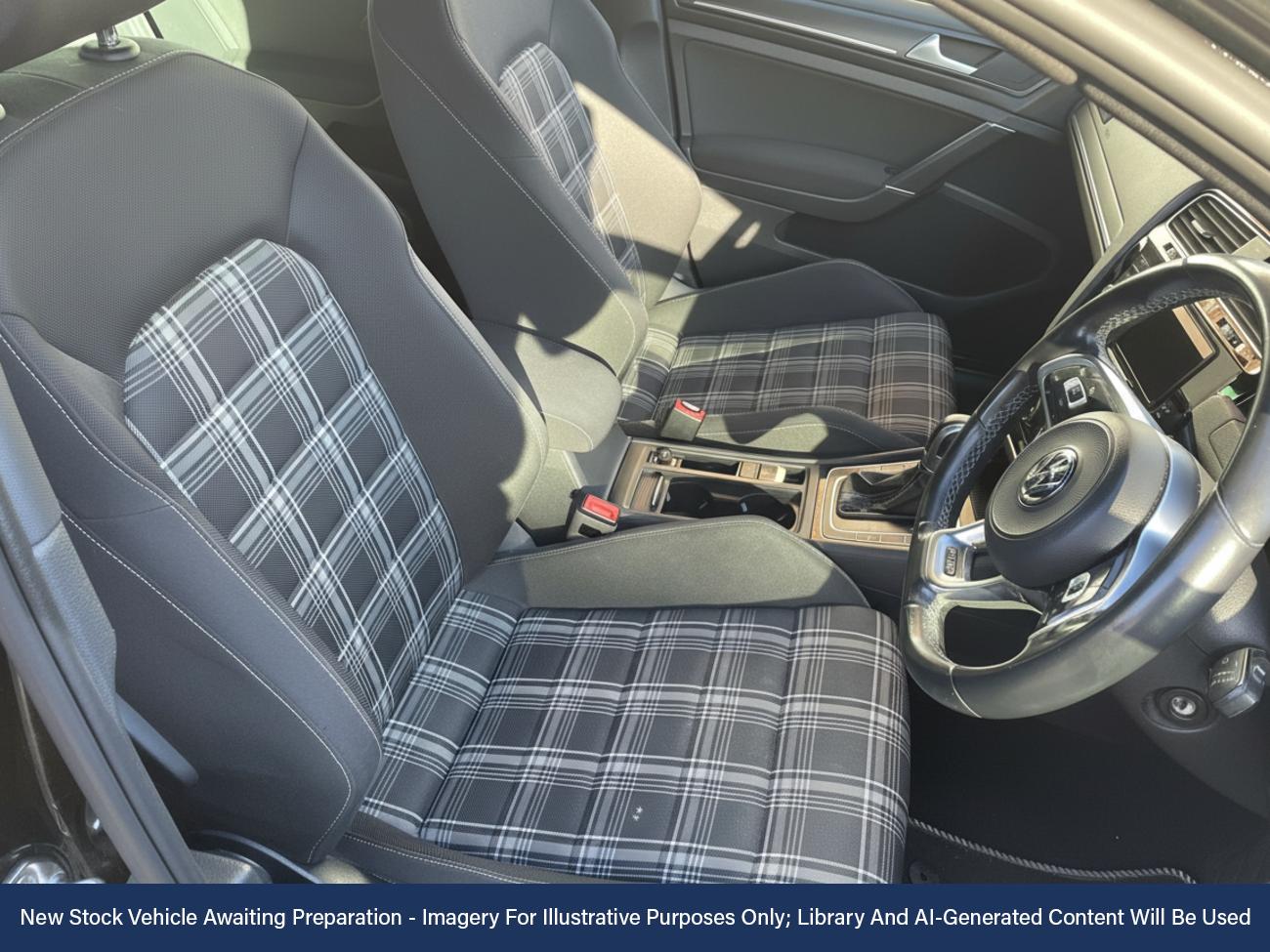 Used Volkswagen Golf 2018 for sale - 76916355: Photo 3