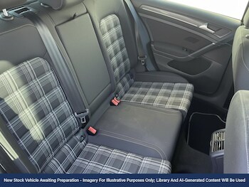 Used Volkswagen Golf 2018 for sale - 76916355: Photo