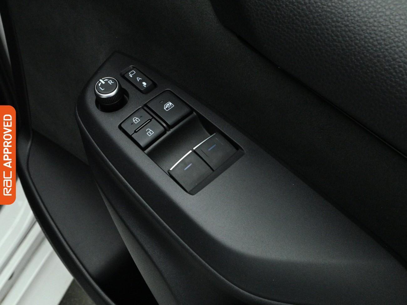 Used Toyota Yaris 2021 for sale - 77666343: Photo 35