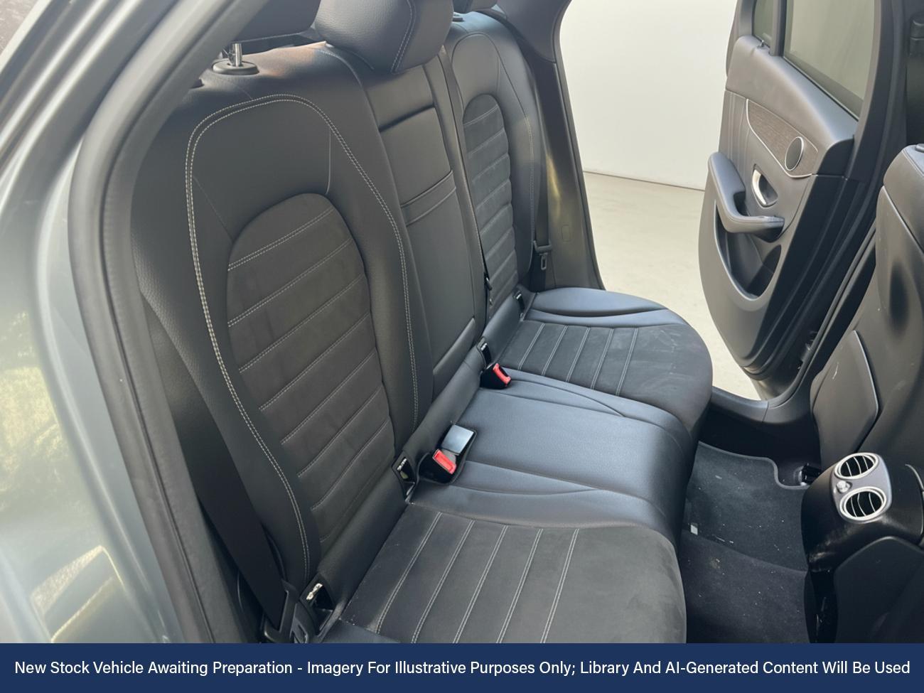 Used Mercedes-Benz GLC 2021 for sale - 76610870: Photo 4