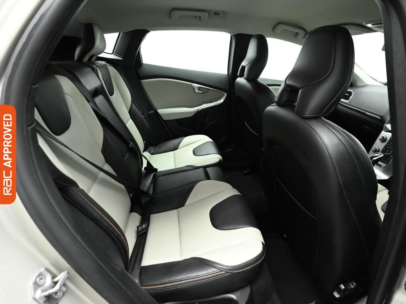 Used Volvo V40 Cross Country 2016 for sale - 76957972: Photo 13