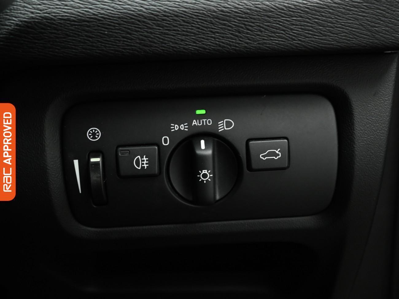 Used Volvo V40 Cross Country 2016 for sale - 76957972: Photo 19