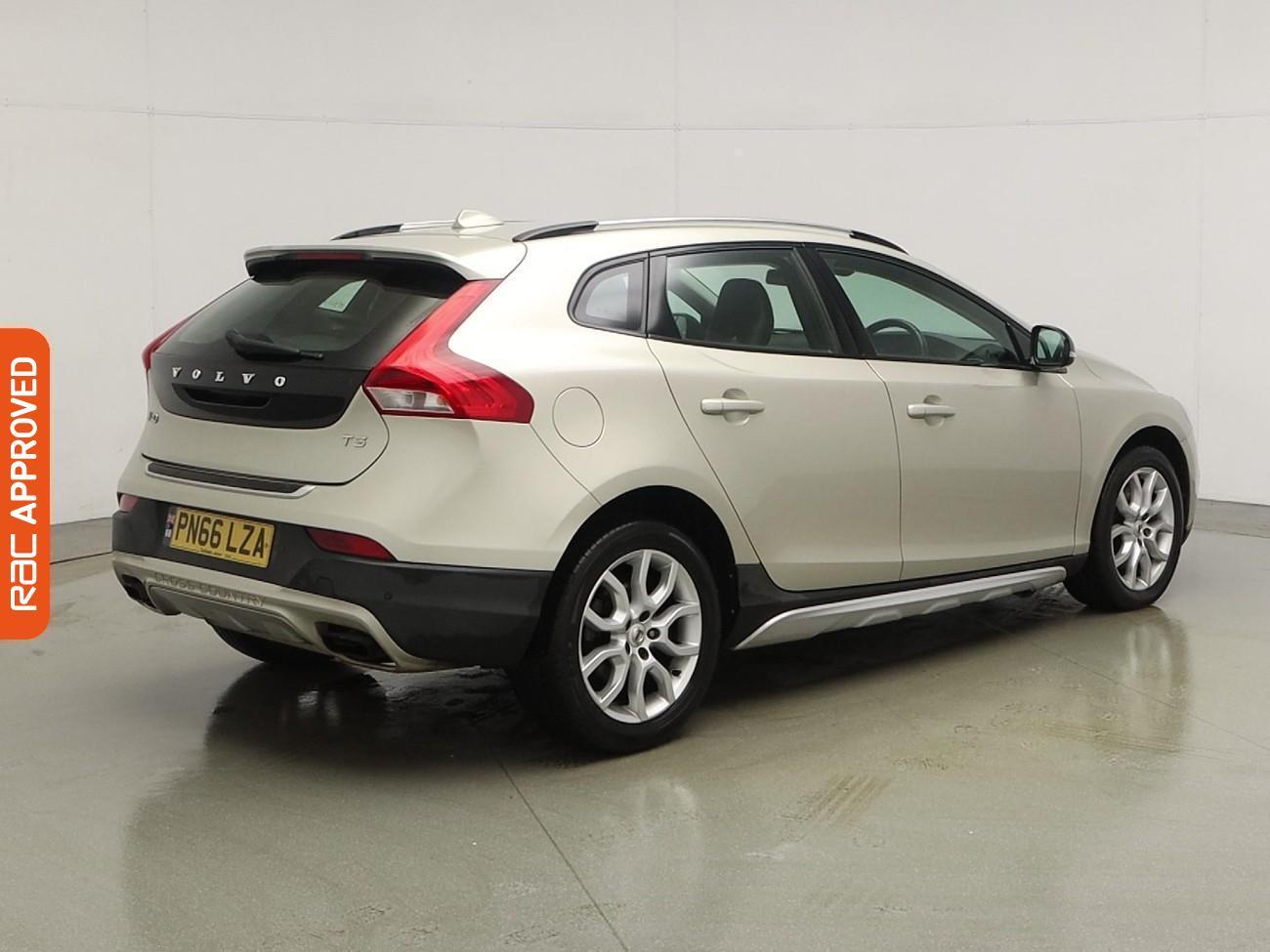 Used Volvo V40 Cross Country 2016 for sale - 76957972: Photo 32