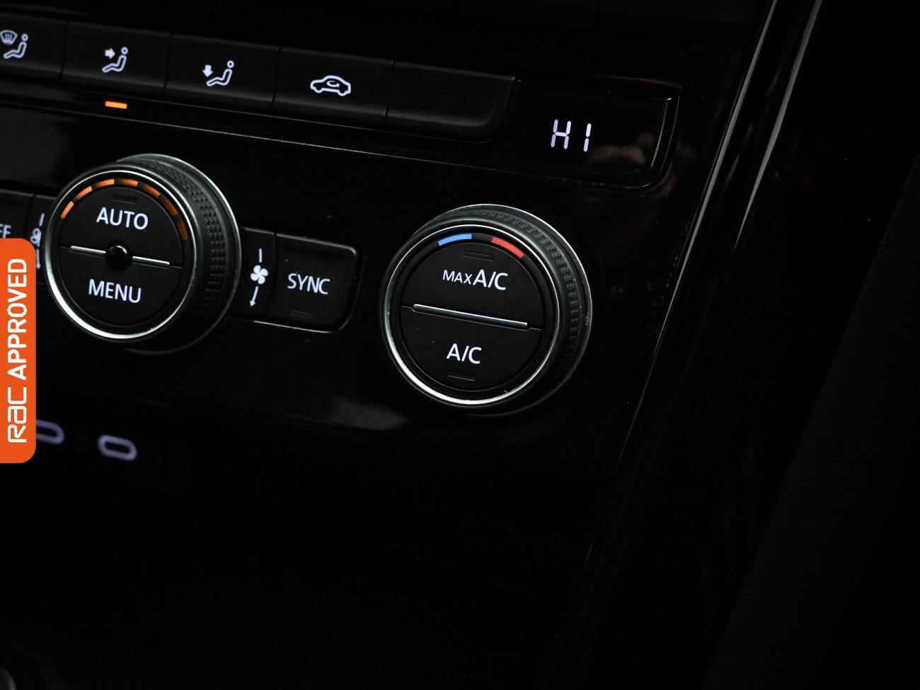 Used Volkswagen T-Roc 2021 for sale - 76705482: Photo 21