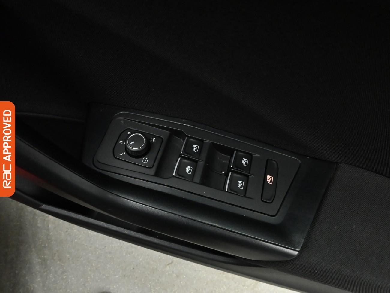 Used Volkswagen T-Roc 2021 for sale - 76705482: Photo 25