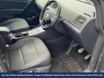 Used Volkswagen Golf 2018 for sale - 76435937: Photo