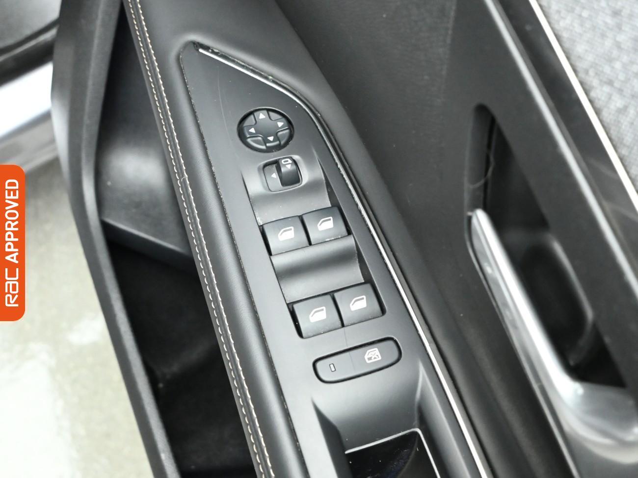 Used Peugeot 5008 2017 for sale - 77037419: Photo 24