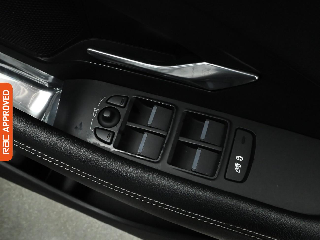 Used Jaguar E-Pace 2020 for sale - 76411652: Photo 24