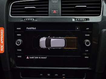 Used Volkswagen Golf 2019 for sale - 78177842: Photo