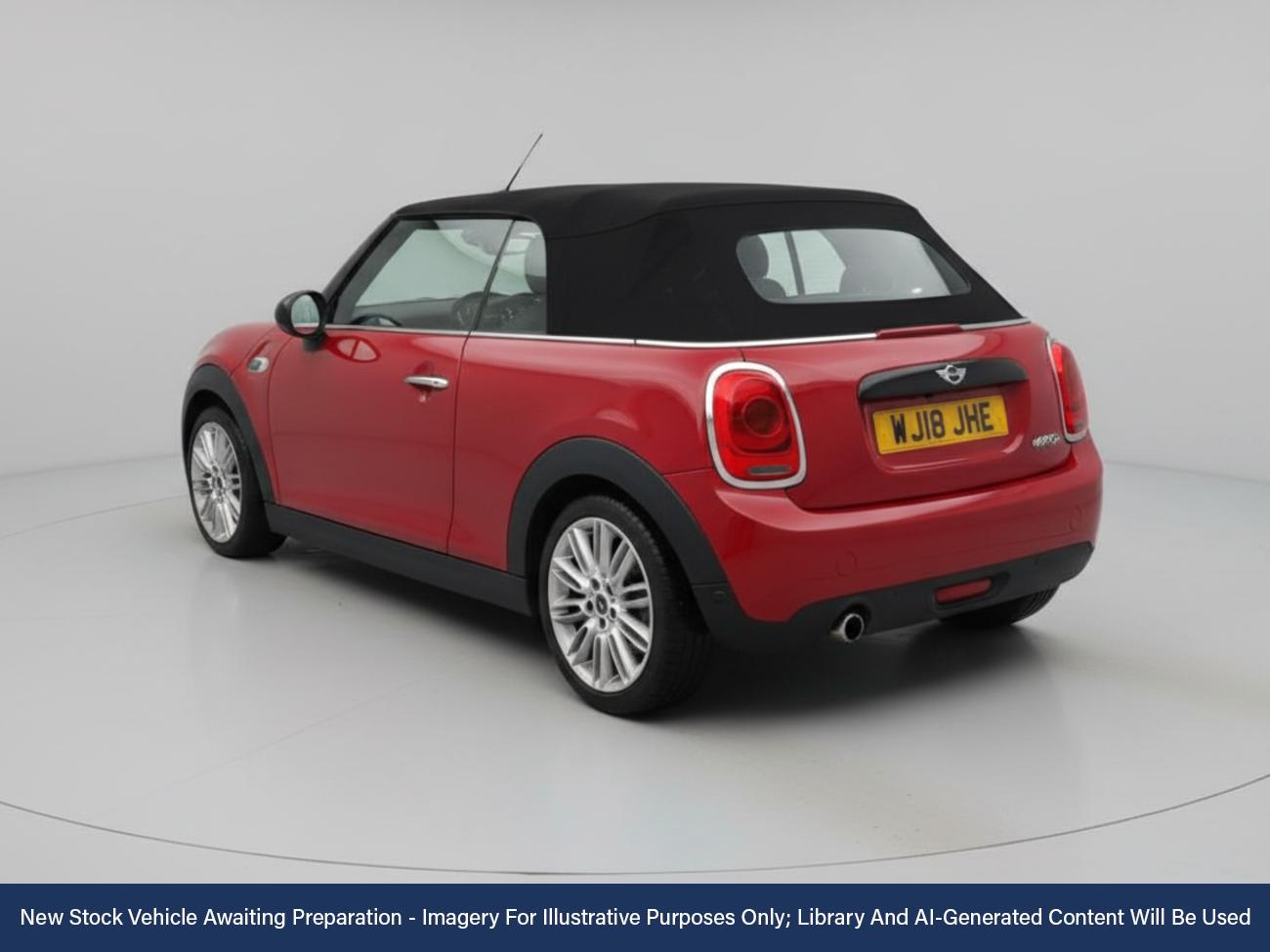 Used MINI Convertible 2018 for sale - 76641927: Photo 2
