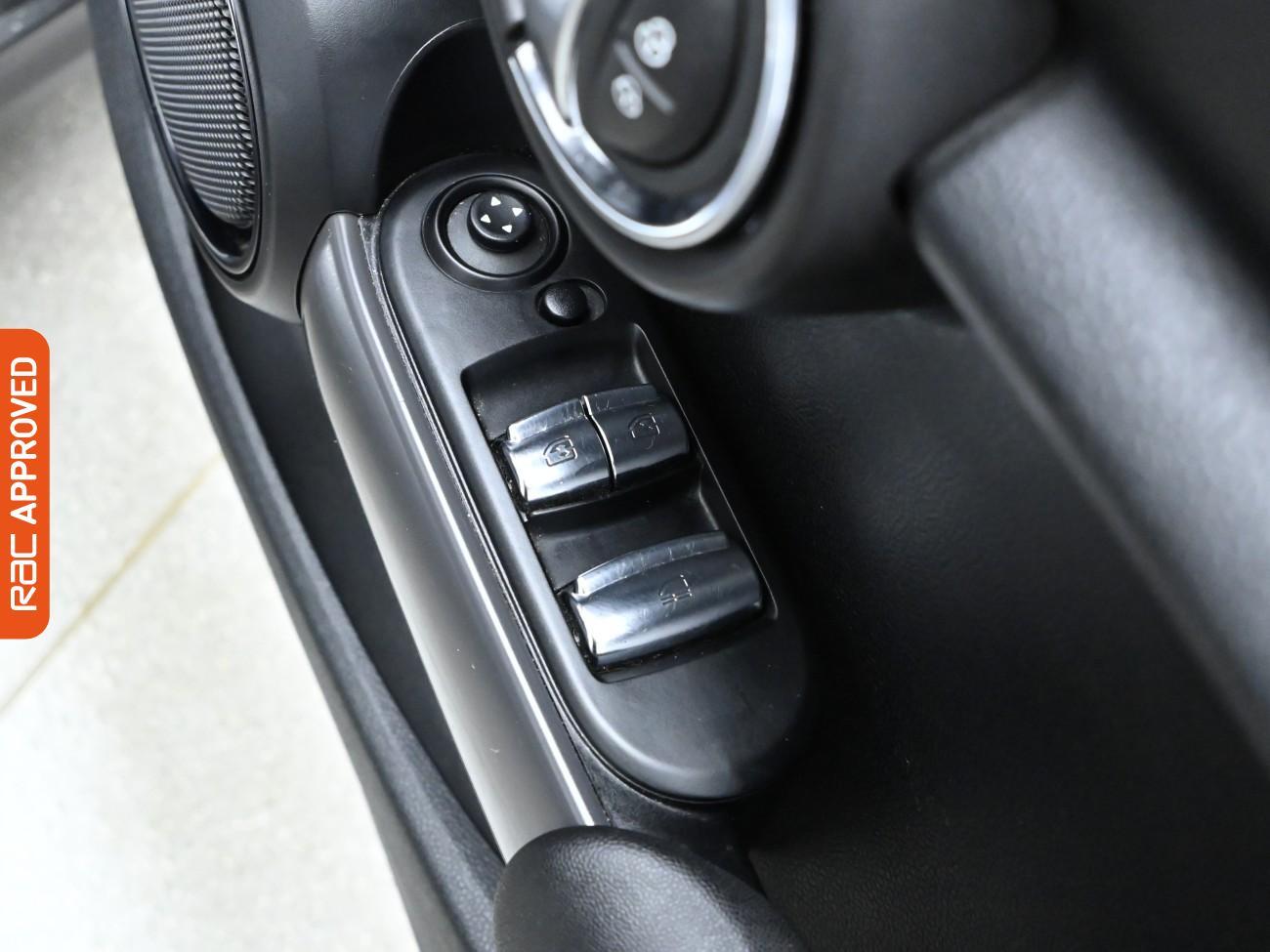 Used MINI Convertible 2017 for sale - 76170264: Photo 21