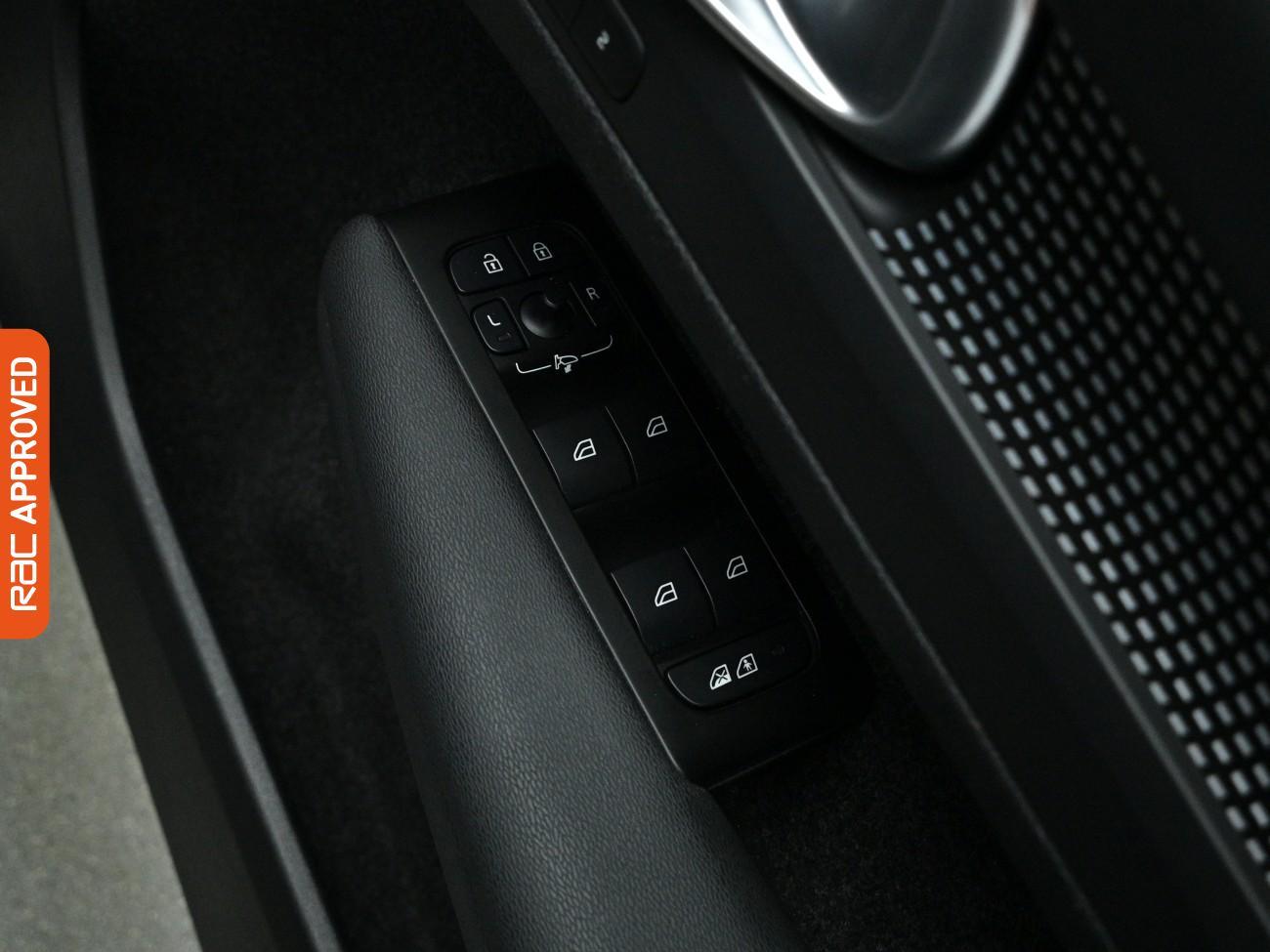 Used Volvo XC40 2021 for sale - 78105140: Photo 24