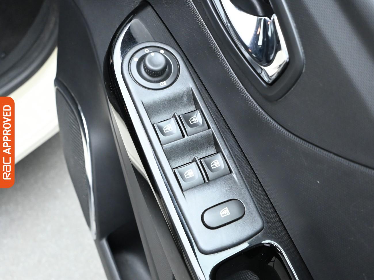 Used Renault Captur 2015 for sale - 76075692: Photo 24