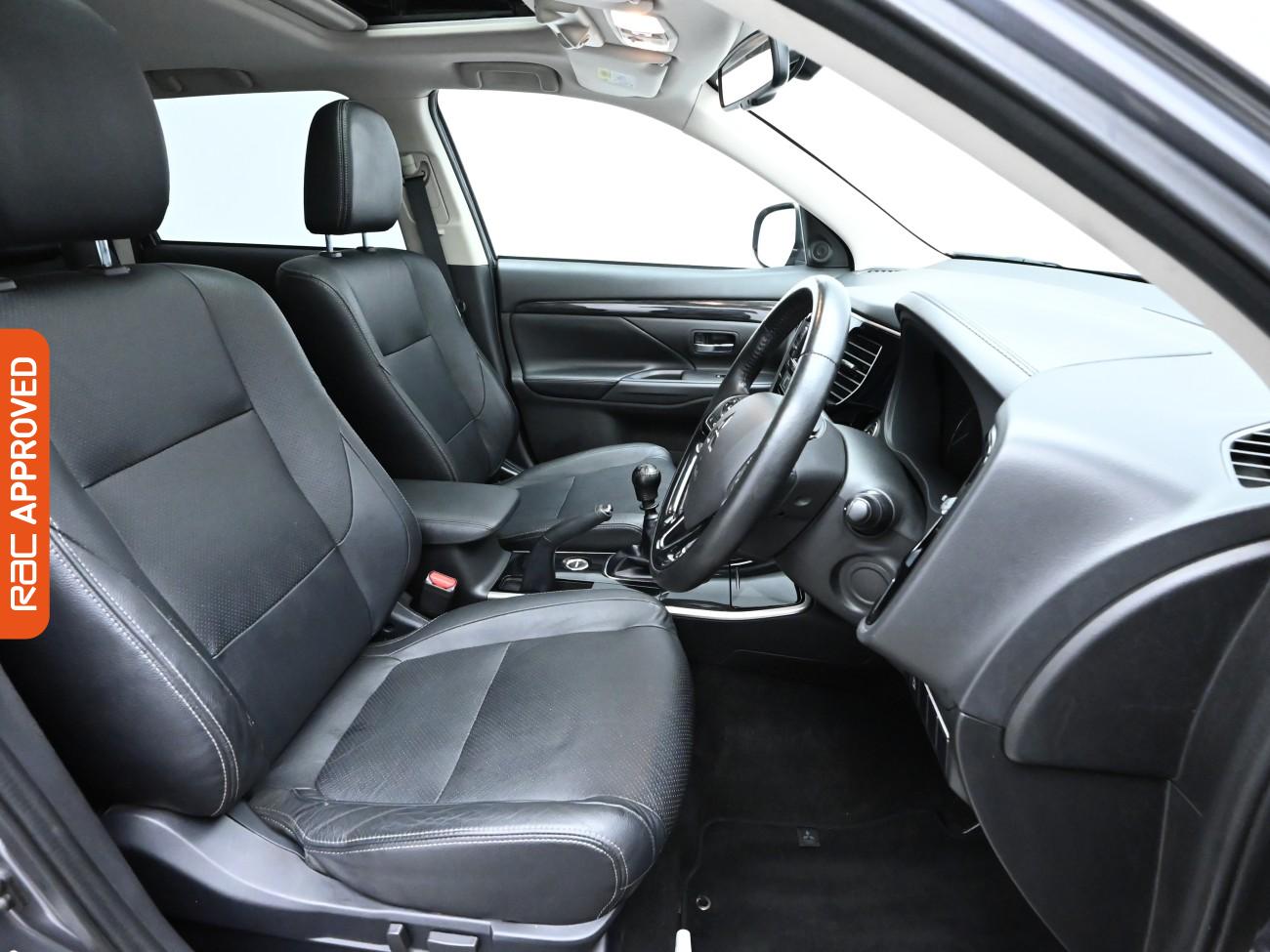 Used Mitsubishi Outlander 2017 for sale - 76558135: Photo 12