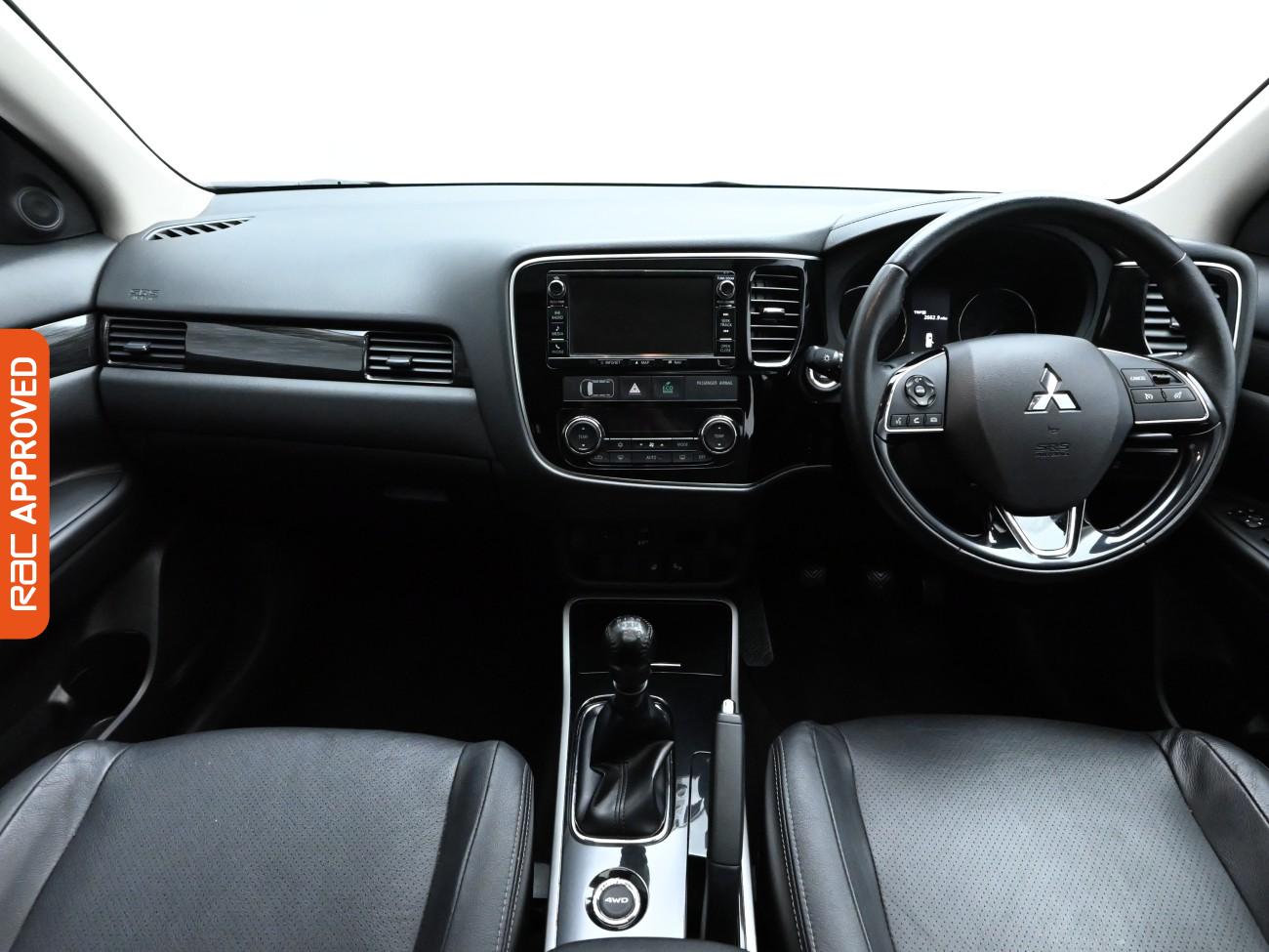 Used Mitsubishi Outlander 2017 for sale - 76558135: Photo 2