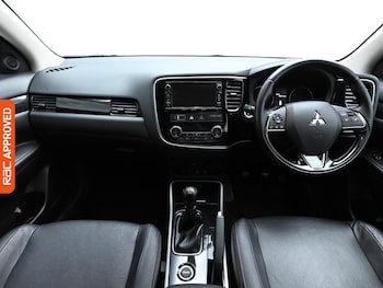 Used Mitsubishi Outlander 2017 for sale - 76558135: Photo