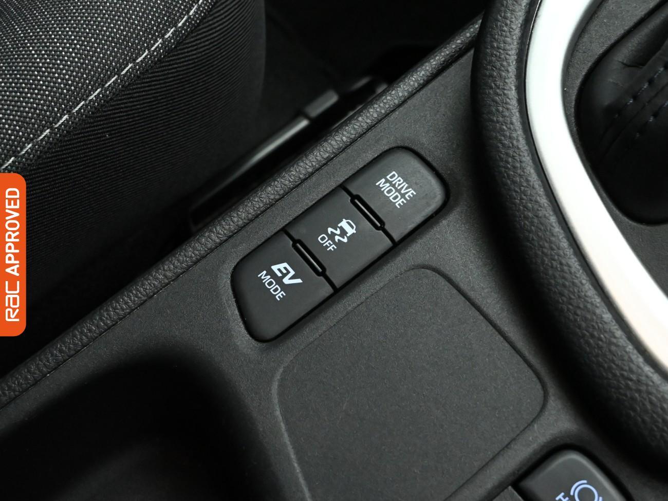 Used Toyota Yaris 2021 for sale - 76798476: Photo 17