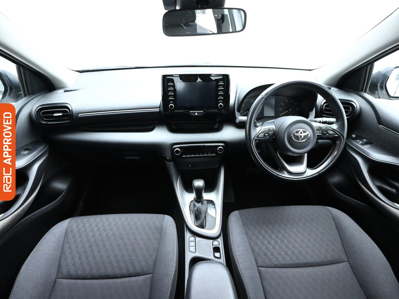 Used Toyota Yaris 2022 for sale - 76311133: Photo 2