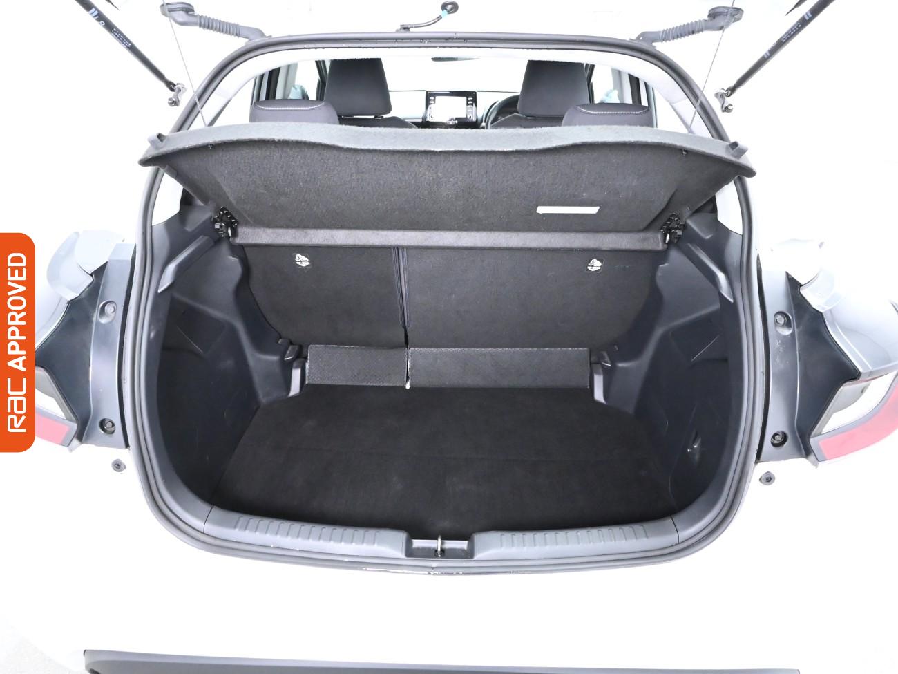 Used Toyota Yaris 2022 for sale - 76311133: Photo 24