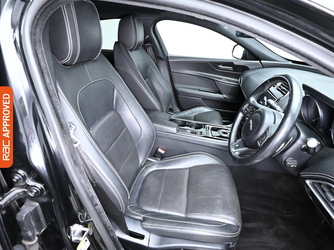 Used Jaguar XE 2015 for sale - 76558148: Photo 12