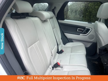 Used Land Rover Discovery Sport 2018 for sale - 76288329: Photo 4