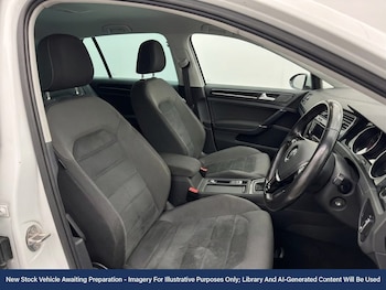 Used Volkswagen Golf 2017 for sale - 79066871: Photo