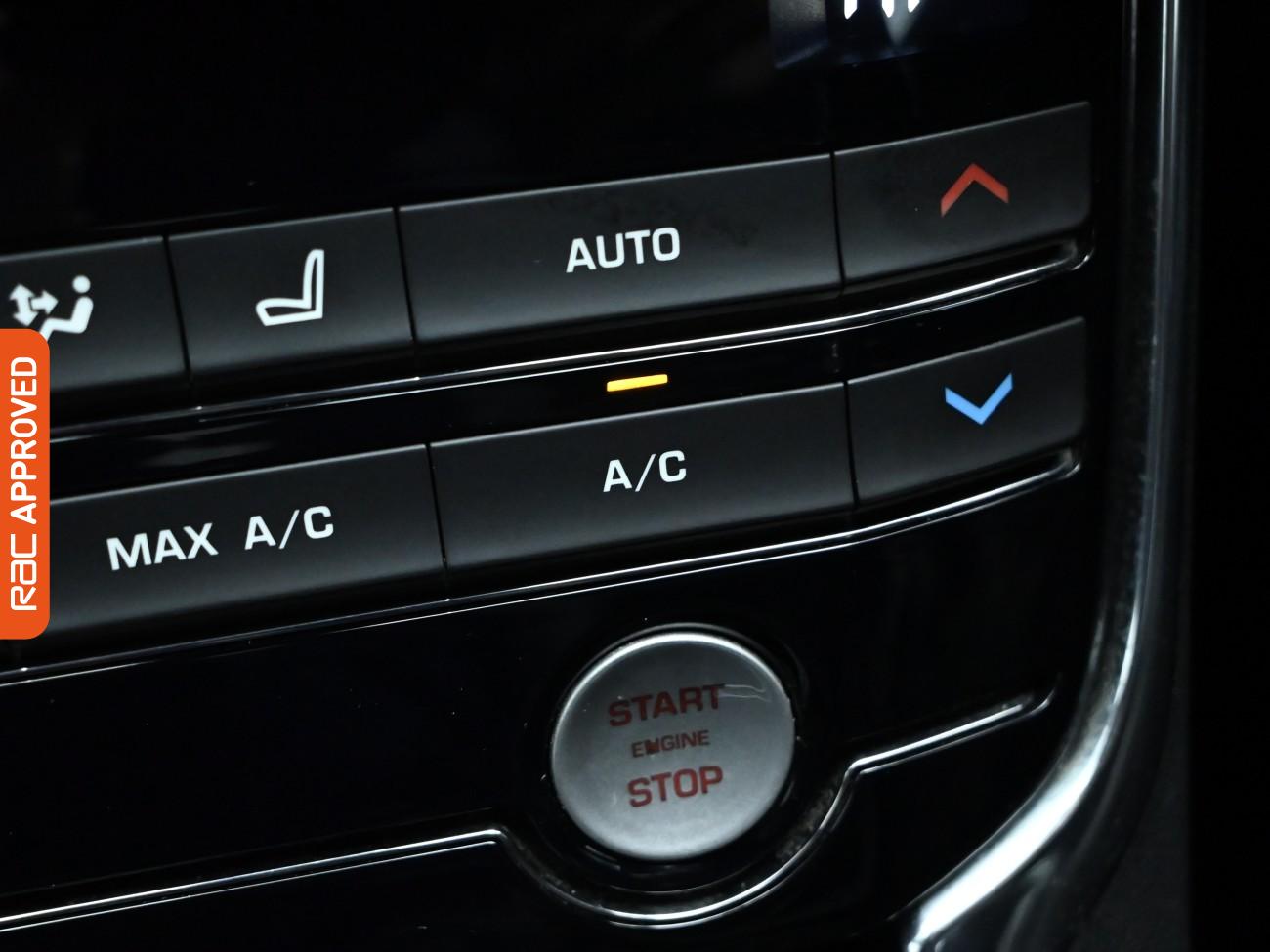 Used Jaguar XE 2015 for sale - 75983417: Photo 17