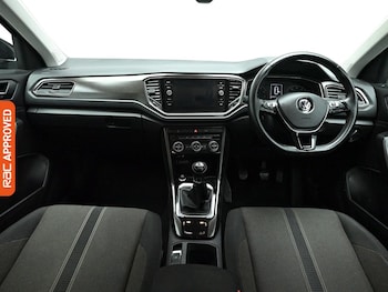 Used Volkswagen T-Roc 2019 for sale - 78367862: Photo