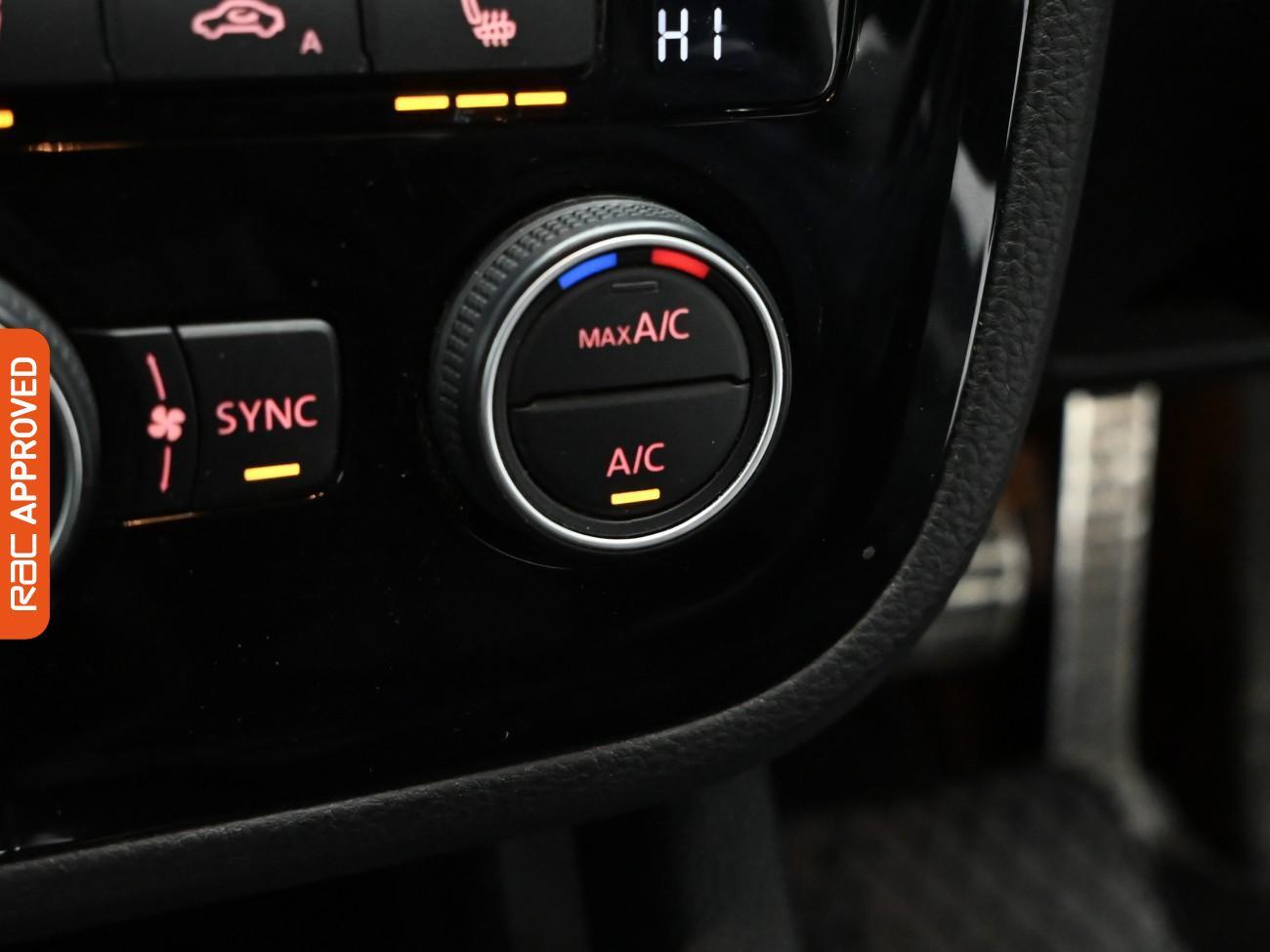 Used Volkswagen Scirocco 2015 for sale - 77535428: Photo 17