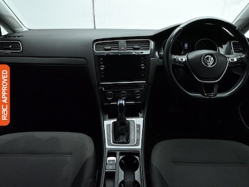 Used Volkswagen Golf 2019 for sale - 78451969: Photo